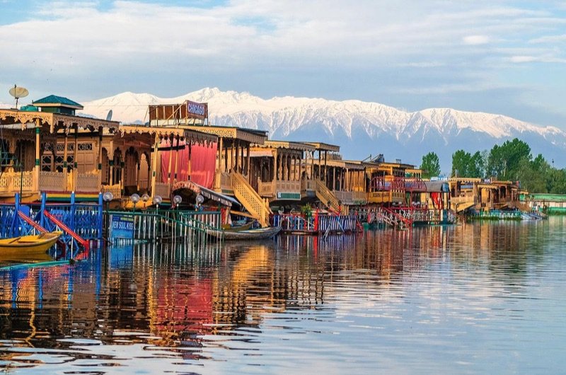 Dal Lake houseboats