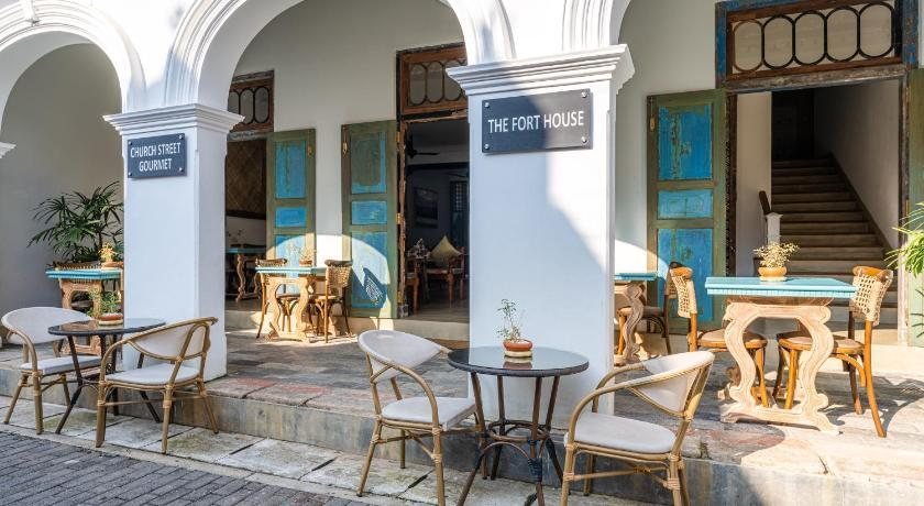 Boutique galleries and caf&eacute;s, Galle