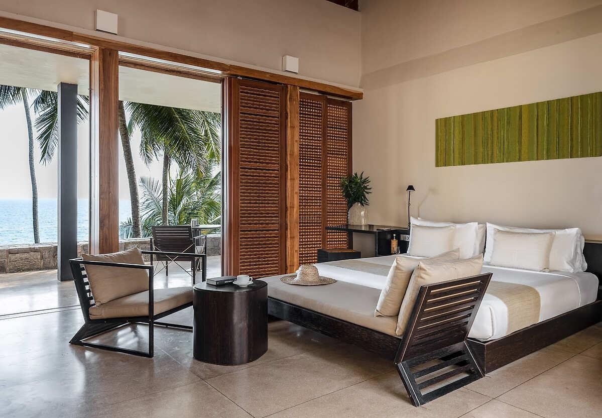Cape Weligama crescent pool